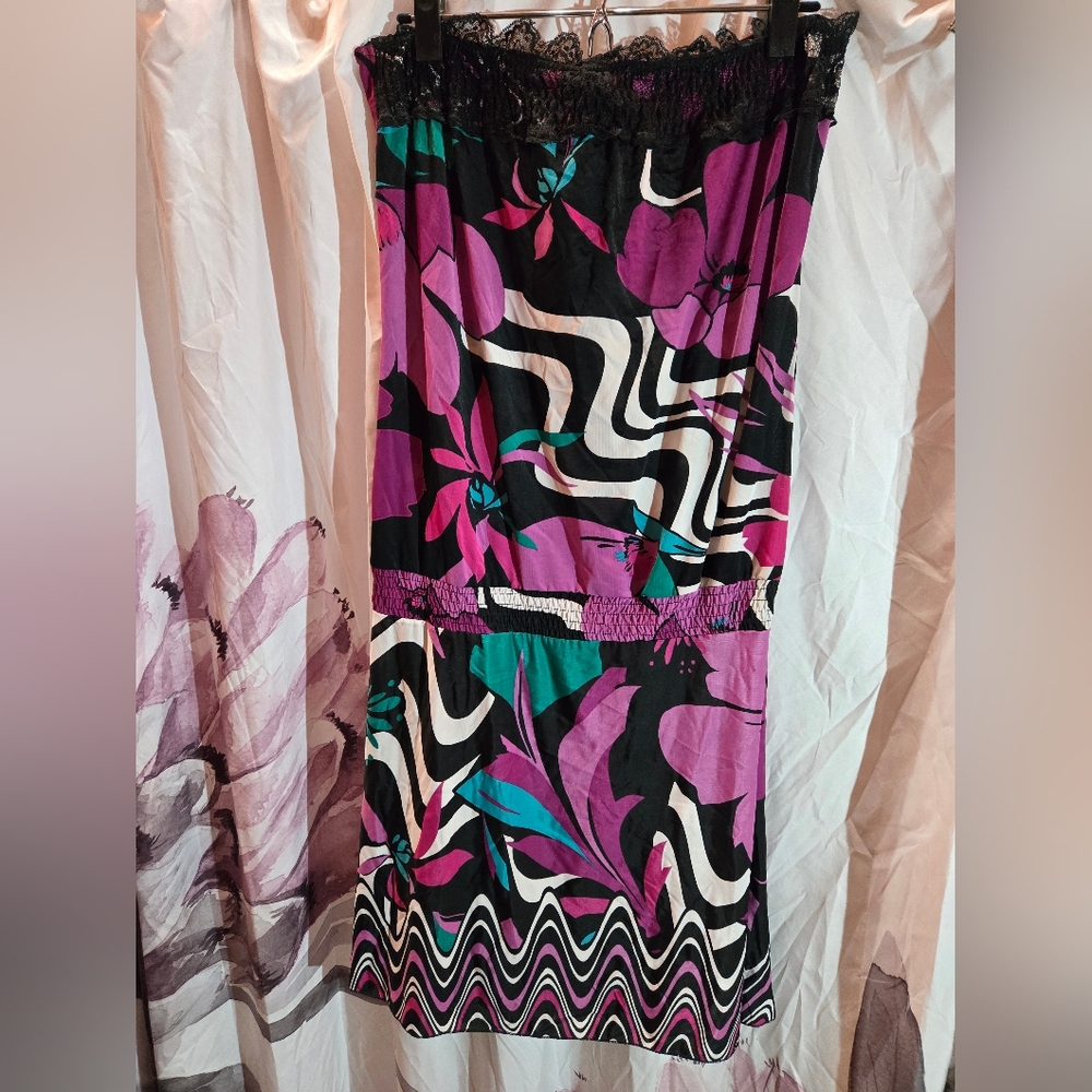 Morgan Vibrant Floral Strapless Dress lace detail on front Small
